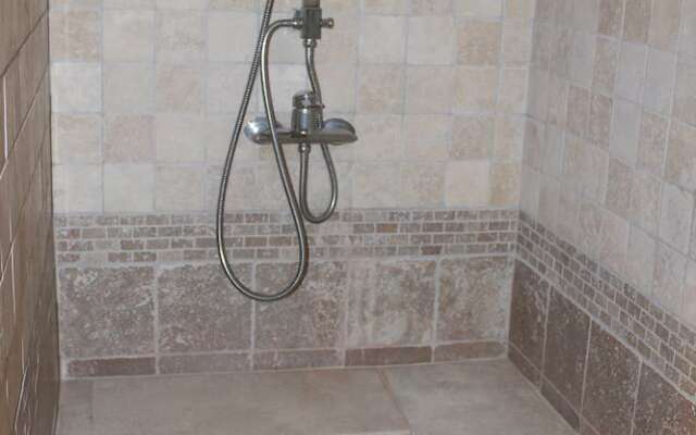 Le Perce Neige Les bruyères de Gaschon