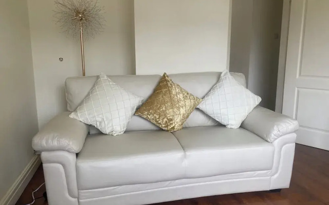 Spacious 3 Bed House in Penrhyn Bay, Llandudno