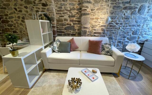 STUDIO HYPERCENTRE à 1 MN PLAGE ET DES PORTS