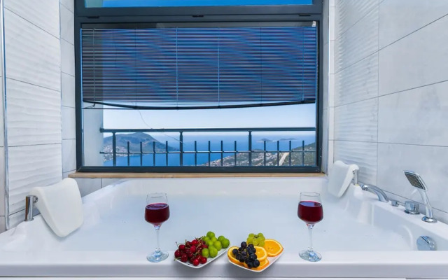 Lux Villa With Inf Pool Jacuzzi - All Rooms w AC