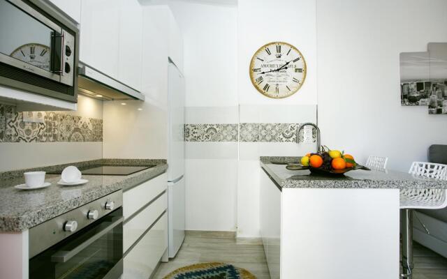 Center Garden & Pool