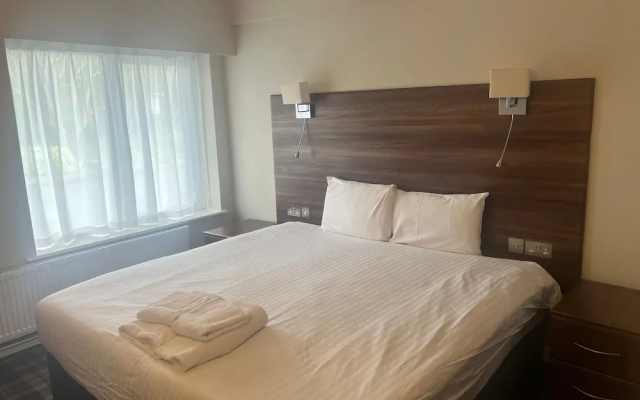 Riverside Hotel