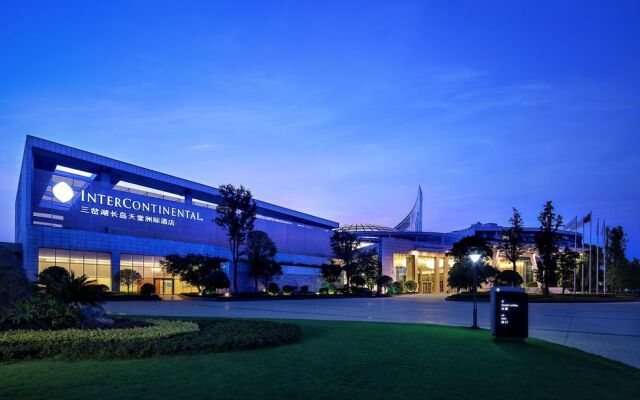 Intercontinental Sancha Lake