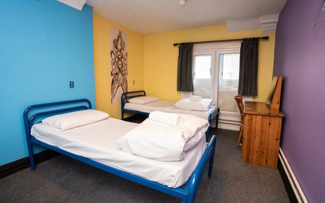 Kinlay House Hostel