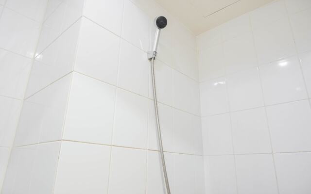 Cozy Living 2Br Green Pramuka City Apartment Next To Mall