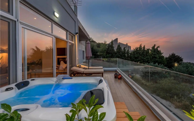 FlyViewFlatsGOLD PrivateHotTub with SeaView