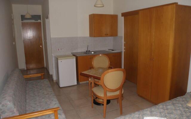 Valana Hotel Apartments