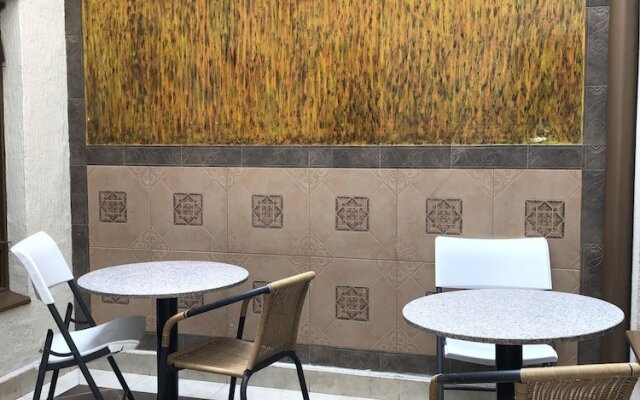 Suites Ejecutivas 57 Inn