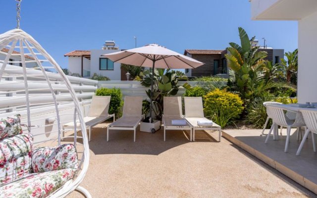 Sea La Vie 3-BR Villa in Protaras