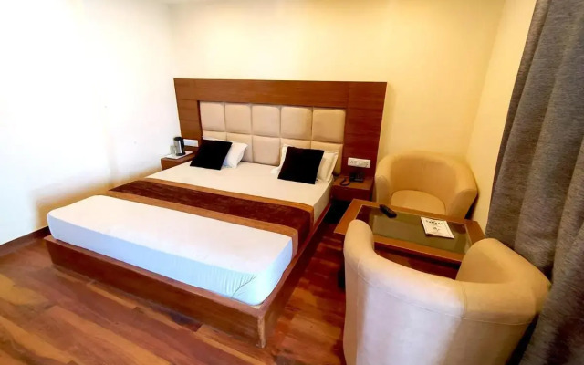 Hotel Samrat | On Mall Road with complimentary Parking