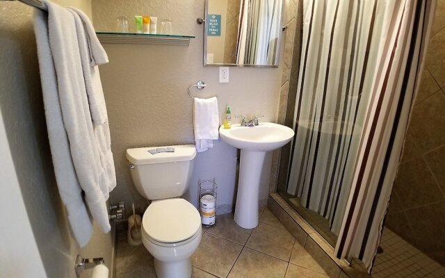 Las Olas Guesthouse at 15th Avenue