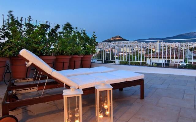 Stylish studio loft with Superb balcony