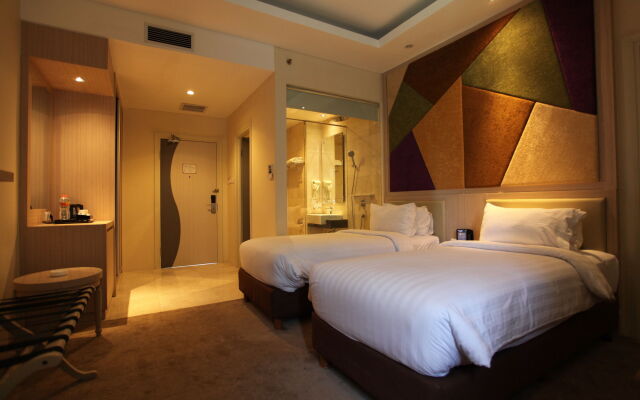 W Three Premier Hotel Lagaligo