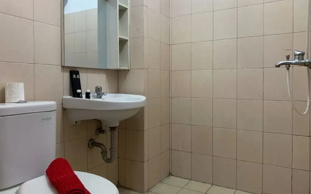 Warm And Cozy 2Br At Tifolia Apartment