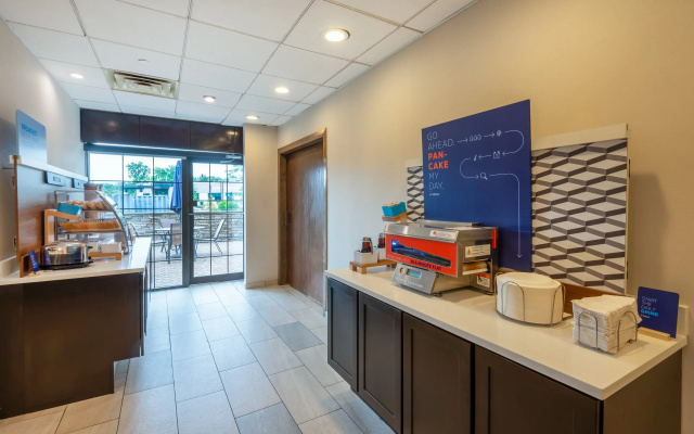 Holiday Inn Express Philadelphia NE - Bensalem by IHG