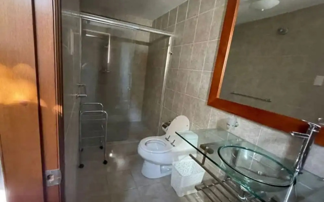 Luxury Guayllabamba House Gym Jacuzzi Parking Pool Wifi