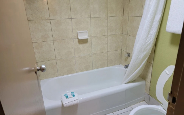 Studio 9 Inn & Suites