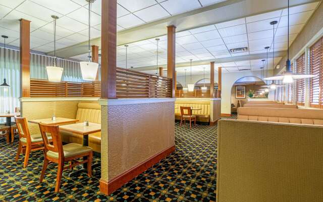 Clarion Hotel Convention Center