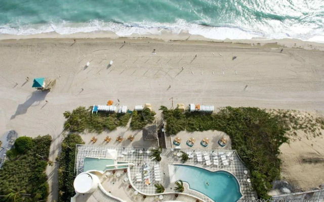 DoubleTree Resort & Spa by Hilton Ocean Point-N. Miami Beach