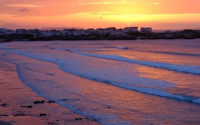 Another Surf Camp Baleal - Hostel