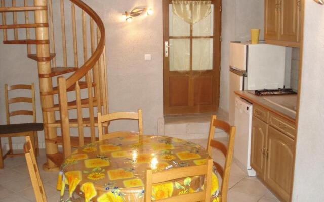 Gîte Saint-Pourçain-sur-Sioule, 2 pièces, 2 personnes - FR-1-489-30