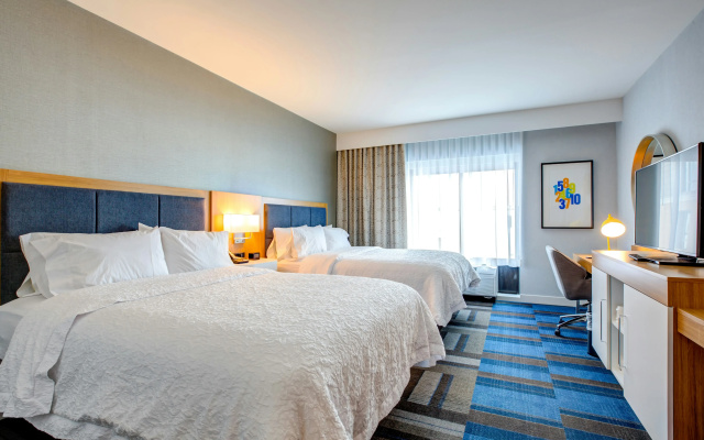 Hampton Inn & Suites Boston/Waltham