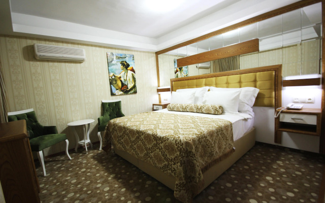 Grand Corner Hotel - Boutique Class