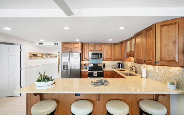 Vast Oceanfront Views Pool Patio Tennis