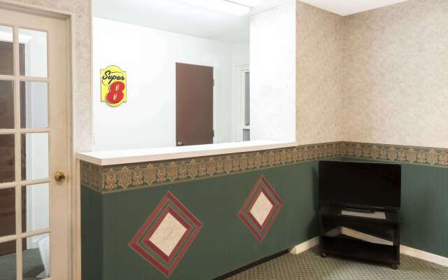 Super 8 by Wyndham Taylorville IL