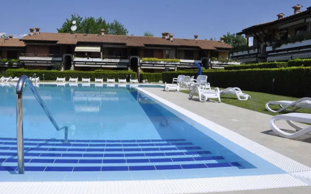 Well-decorated Home With Pool