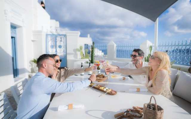 Oia Mansion
