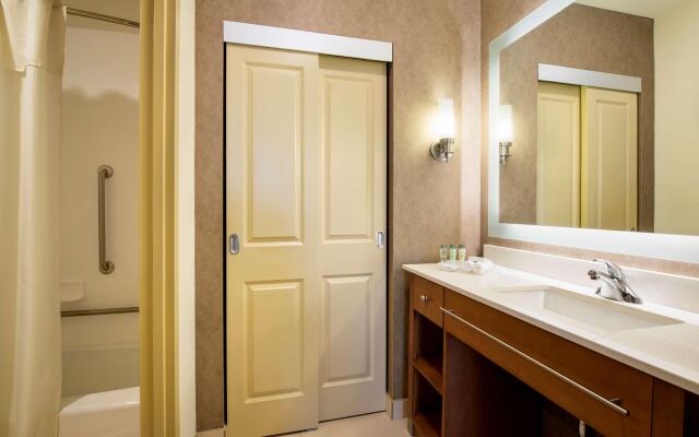 Homewood Suites by Hilton Winnipeg Airport-Polo Park, MB