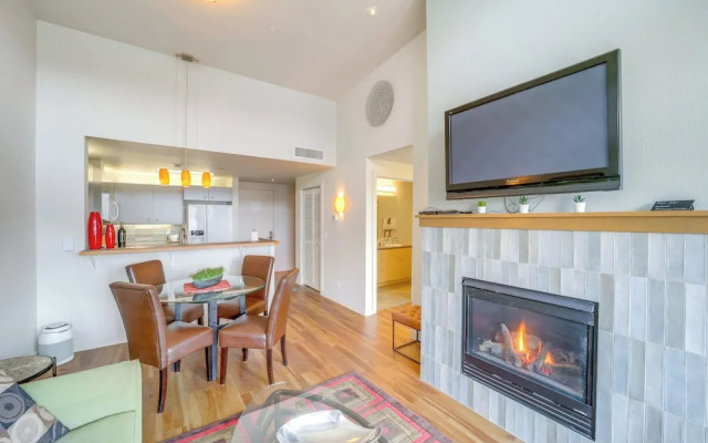 Walk to Lake Chelan: Top-level Waterfront Condo