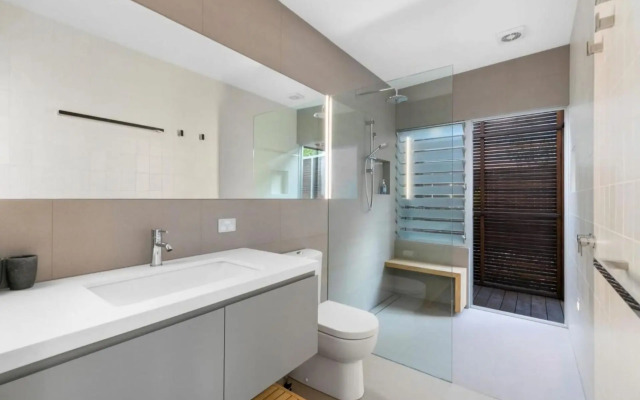 Seaview Tce Spectacular Home with Stunning Ocean and Headland Views