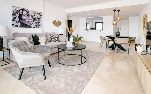 DJA- Modern 2 bedroom apartment close to beach