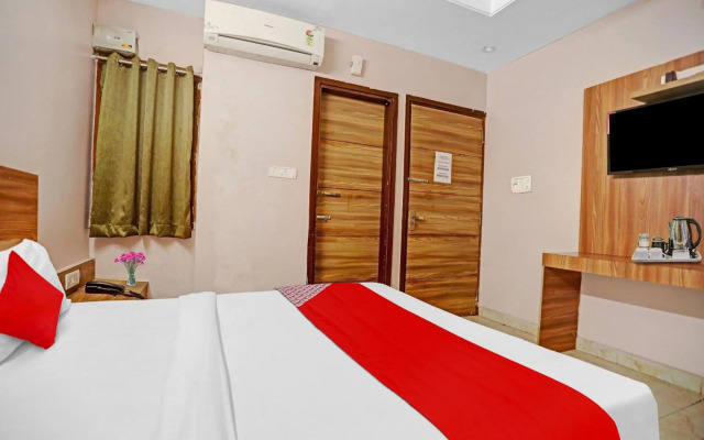 OYO Flagship 70339 Hotel Smile Residency