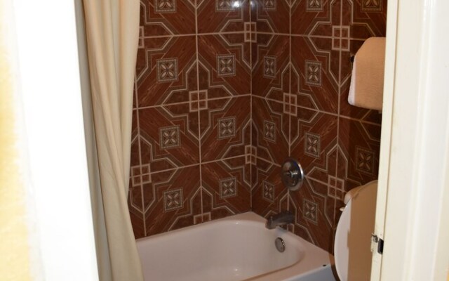 Corinth Inn & Suites