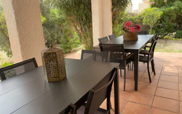 Spacious Holiday Home With Private Garden