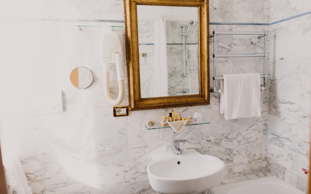 Hotel Metropole