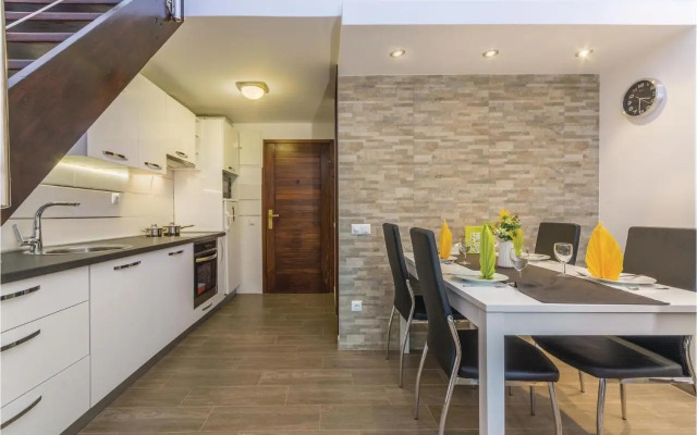 Two-Bedroom Apartment in Cervar Porat