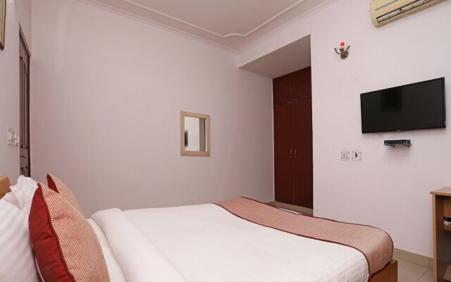 OYO 9962 Mascot Residency