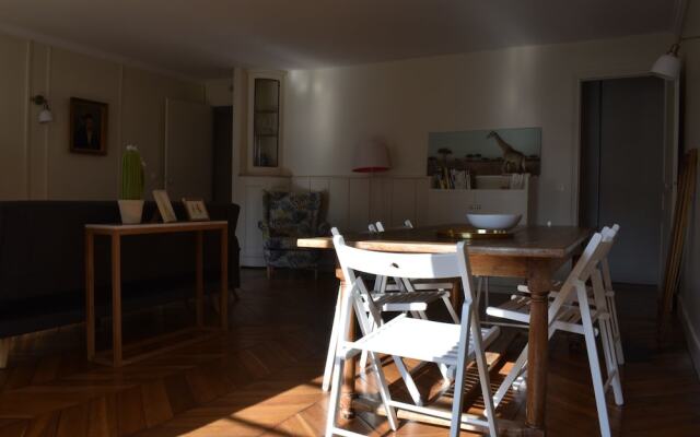 Spacious 2 Bedroom Apartment in Paris 2nd