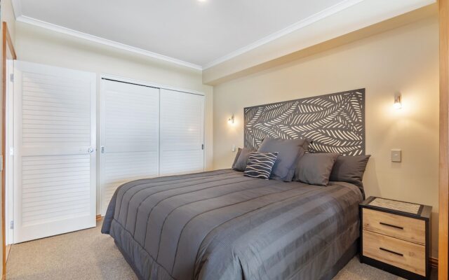 QV Waterfront Apt with Wifi - 946