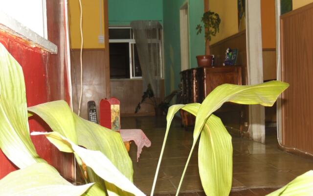 Hostal Tricontinental
