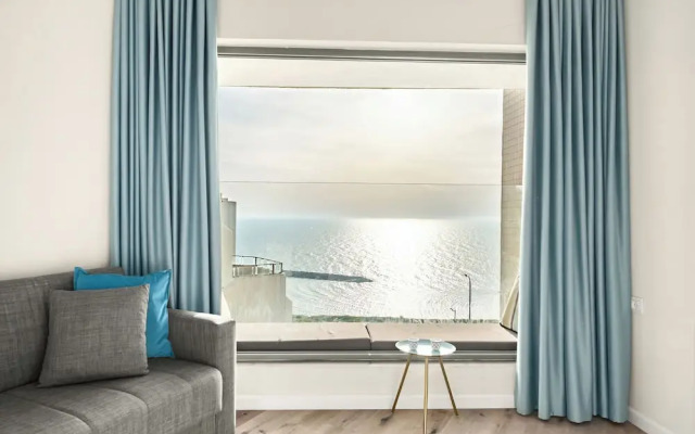 Netanya Beach Pool Studio by Sea N' Rent