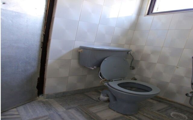 OYO 13326 Gupta Palace