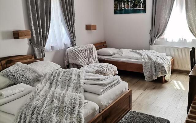 Rustic Inn River