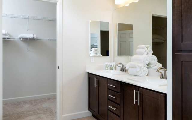 Global Luxury Suites in Sunnyvale