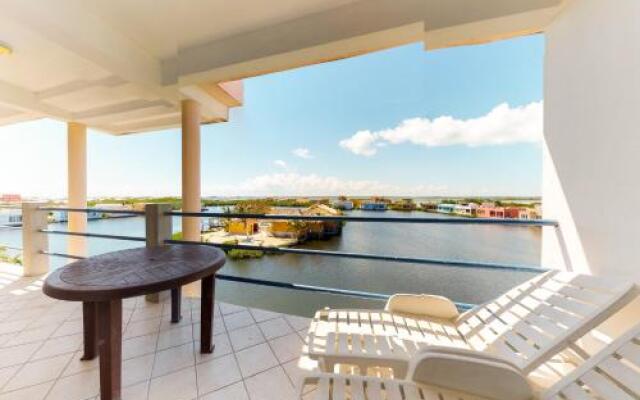 Suite F302 Mara Laguna