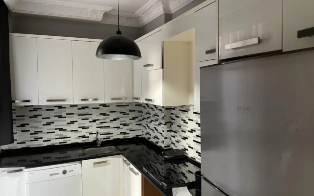 Bohemian Flat in Nisantasi With Central Location